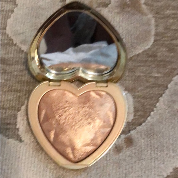 SOLD🛑🛑🛑Too faced gold love light highlighter - Picture 1 of 3